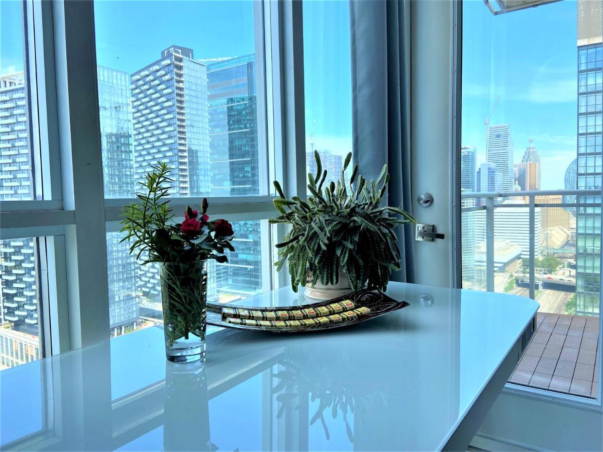 Tvhr - Luxury Condos In Heart Of Downtown Toronto Dış mekan fotoğraf