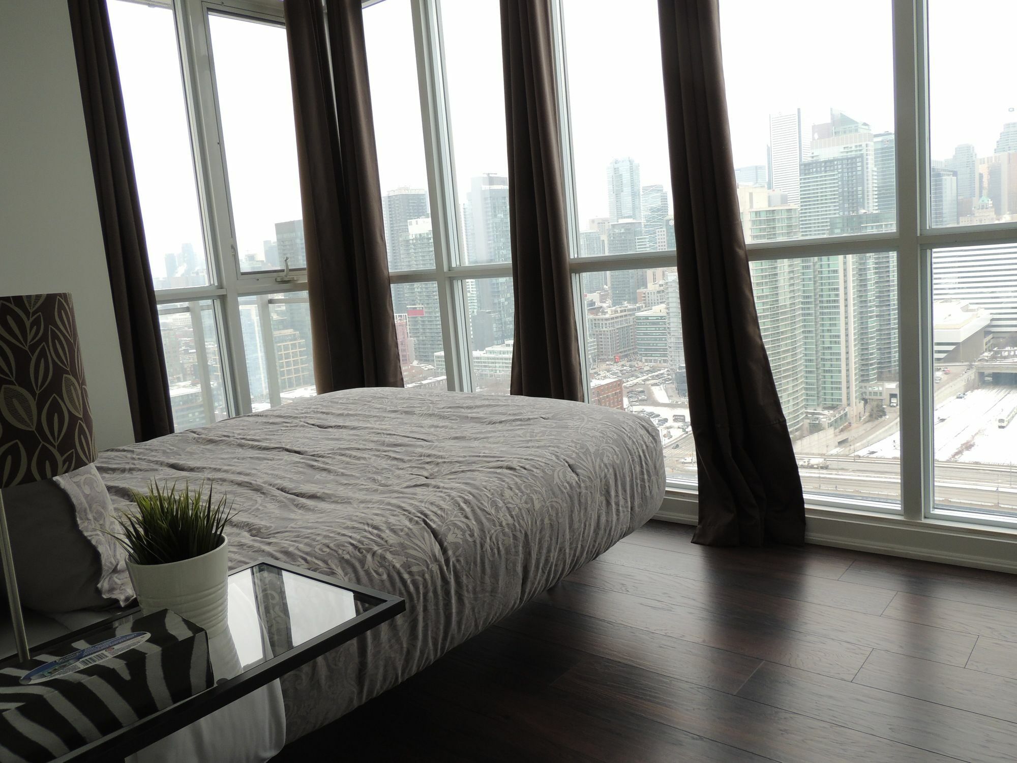 Tvhr - Luxury Condos In Heart Of Downtown Toronto Dış mekan fotoğraf